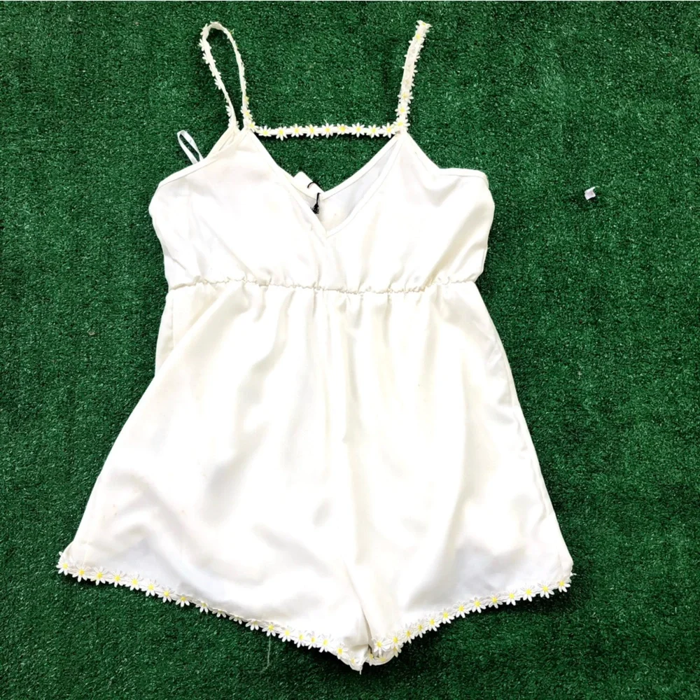 OXFORD Circus White Romper with floral straps Size M - Picture 2 of 6